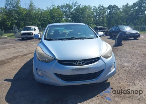 2013 Hyundai Elantra Gls z USA, uszkodzony, nr VIN KMHDH4AE6DU751951